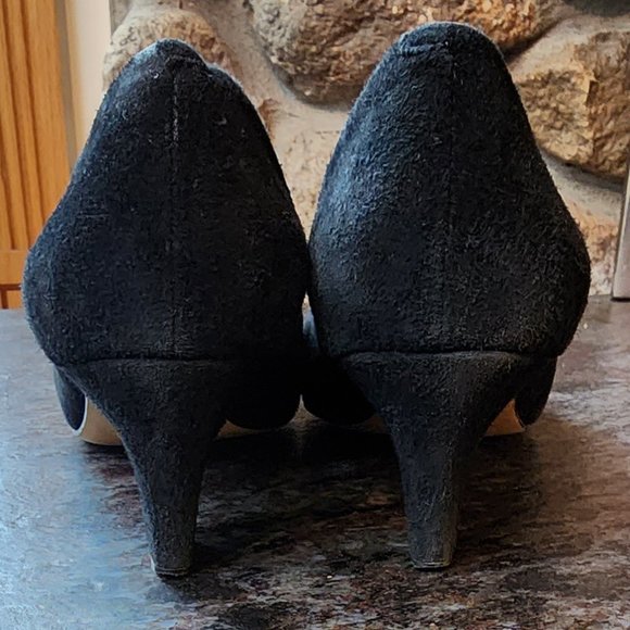 Trotters Penelope Black Suede Pumps Size 8.5W - Picture 15 of 16